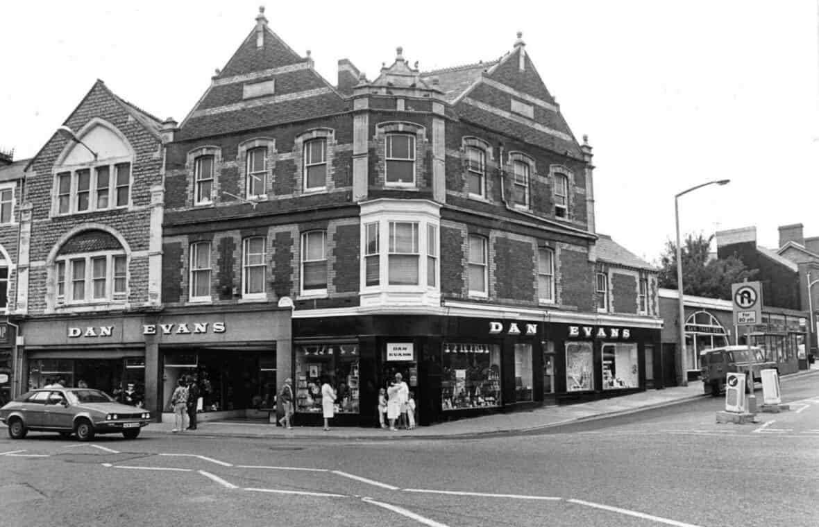 Dan Evans Store at nos. 99-101 Holton Road